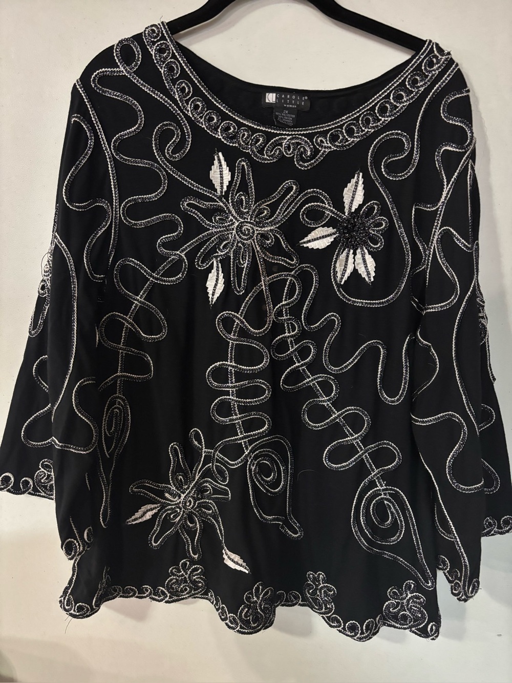 CAROLE LITTLE SZ 2X BLACK EMBROIDERED TOP EUC